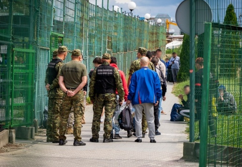 Польща видворила з країни 15 громадян України